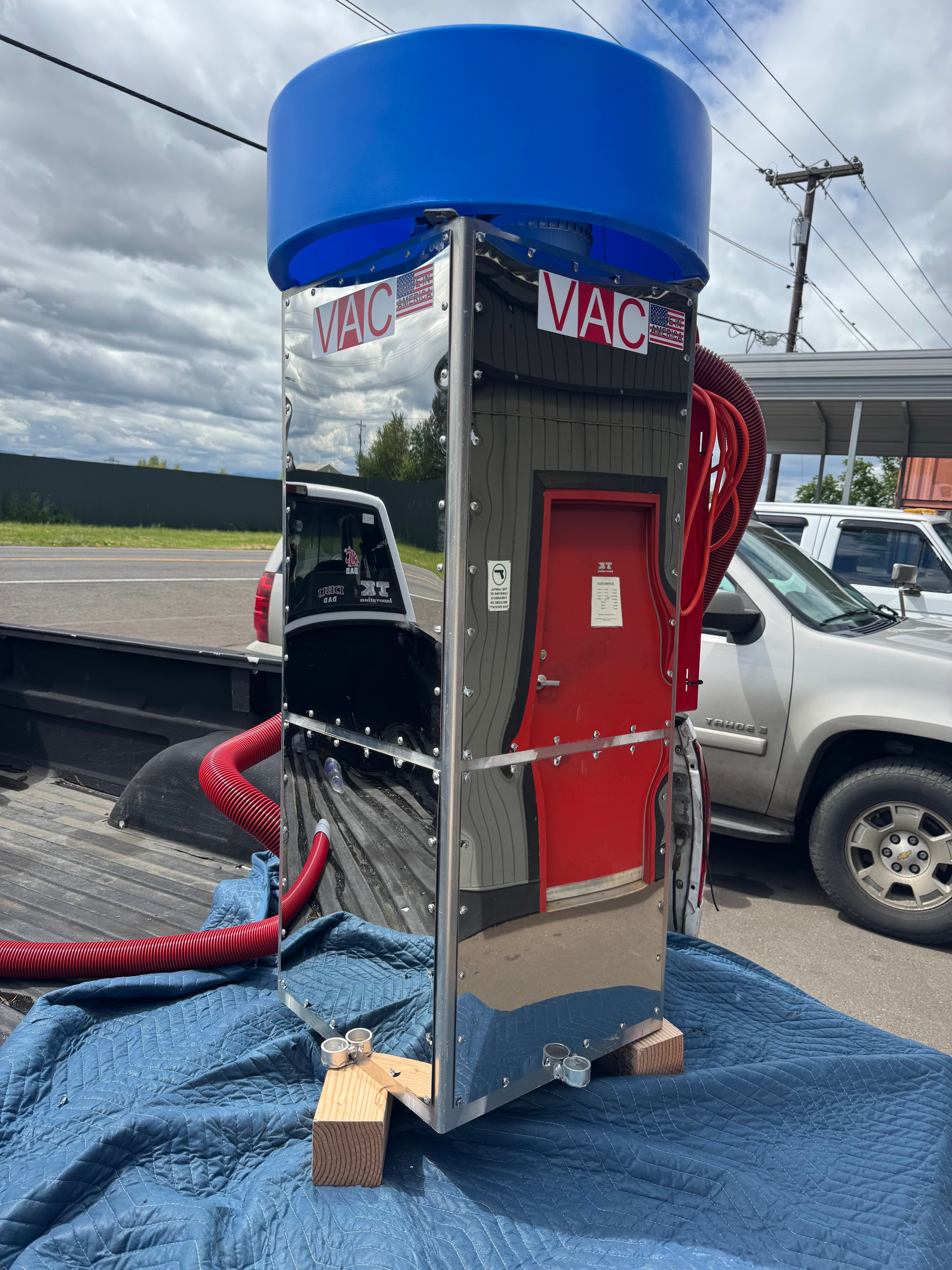 Stainless steel SquareVac with tamper-proof design
